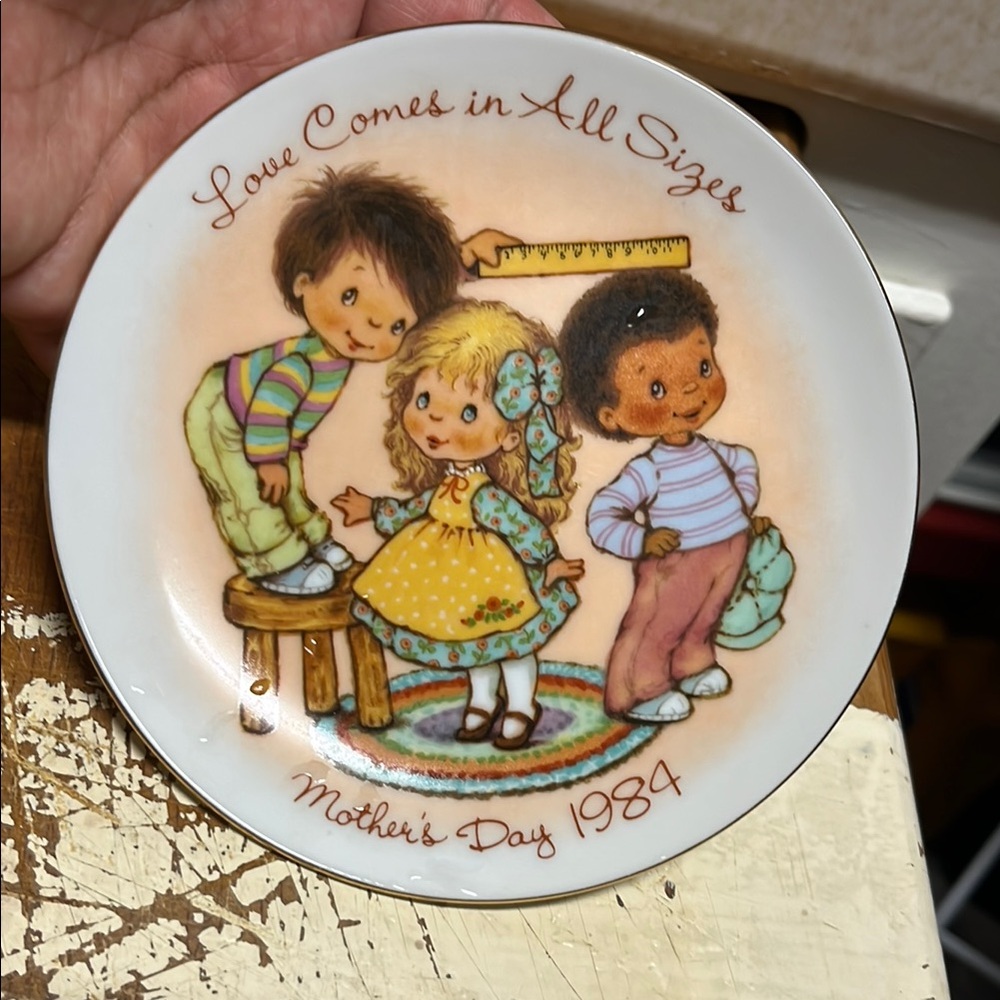 Avon Mother's Day 1984 Decorative Plate - Picture 5 of 5